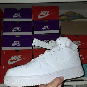 Nike Air Force 1 '07 Mid White Sneakers